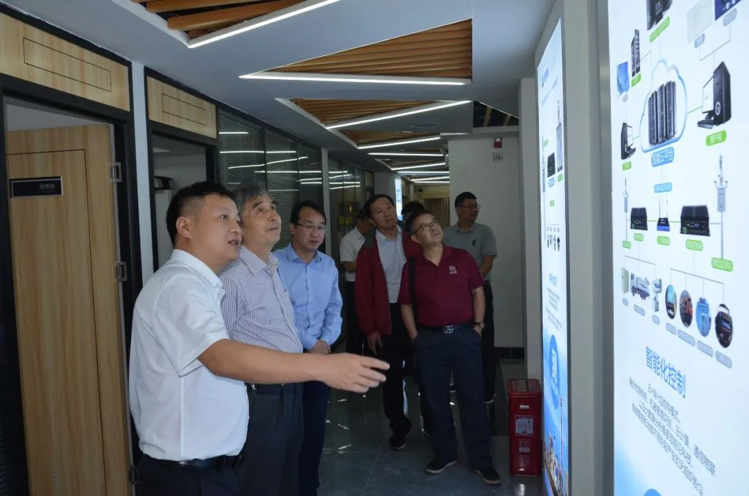 原國家安監(jiān)總局巡視員李偉敏、中機(jī)電協(xié)智能化礦山分會(huì)會(huì)長張立寬一行考察九九智能環(huán)保