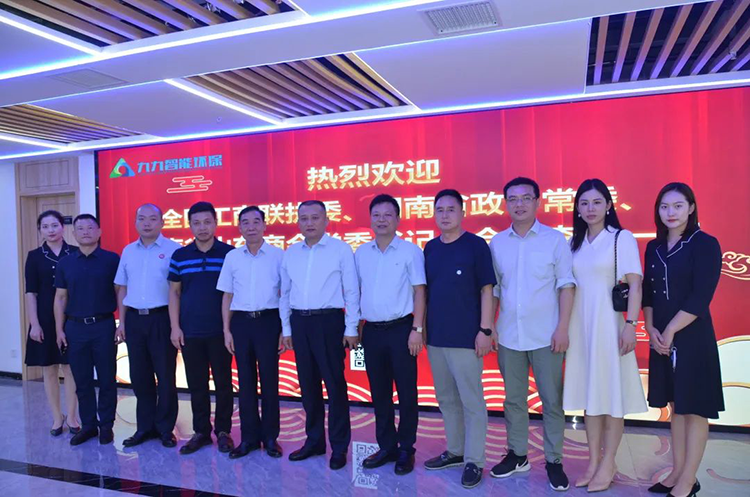全國工商聯(lián)執(zhí)委、湖南省政協(xié)常委、湖南省山東商會黨委書記、會長李濤一行蒞臨考察調(diào)研