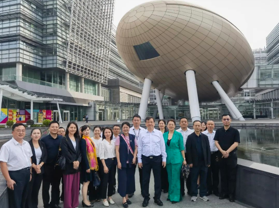 湖南省政協(xié)副主席、省工商聯(lián)主席張健率省赴港經(jīng)貿(mào)團(tuán)組參加2023年香港國際茶葉及美食博覽會(huì)
